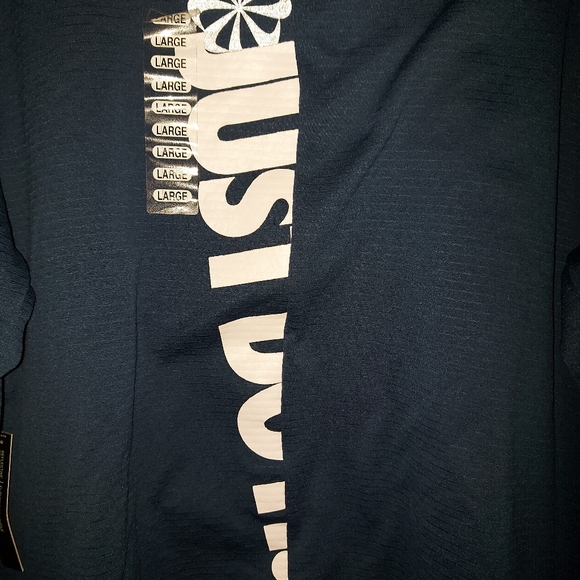 NWT Nike Dry Fit Long Sleeve Reflective Top - Picture 8 of 11
